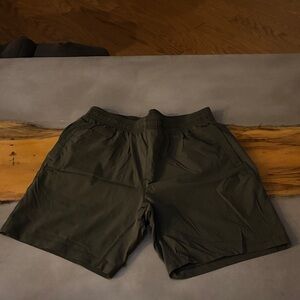 Men's Dark Green Athletic Shorts 7”